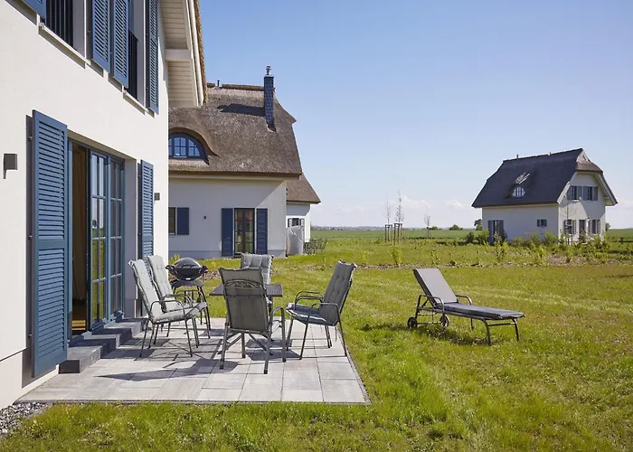 Reetland Am Meer - Luxus Reetdachvilla Mit 3 Schlafzimmern, Sauna Und Kamin F08