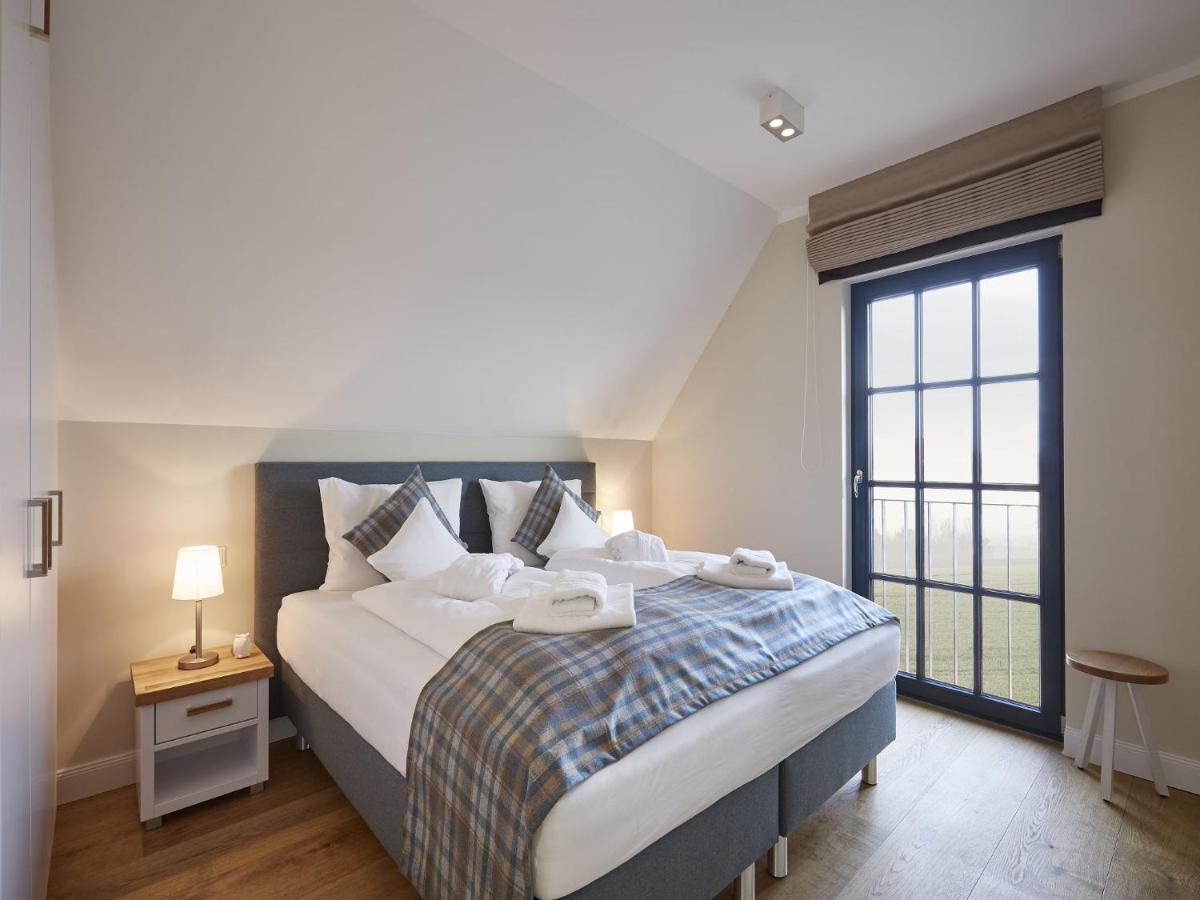 Reetland Am - Luxus Reetdachvilla Mit 3 Schlafzimmern, Sauna Und Kamin F08 *
